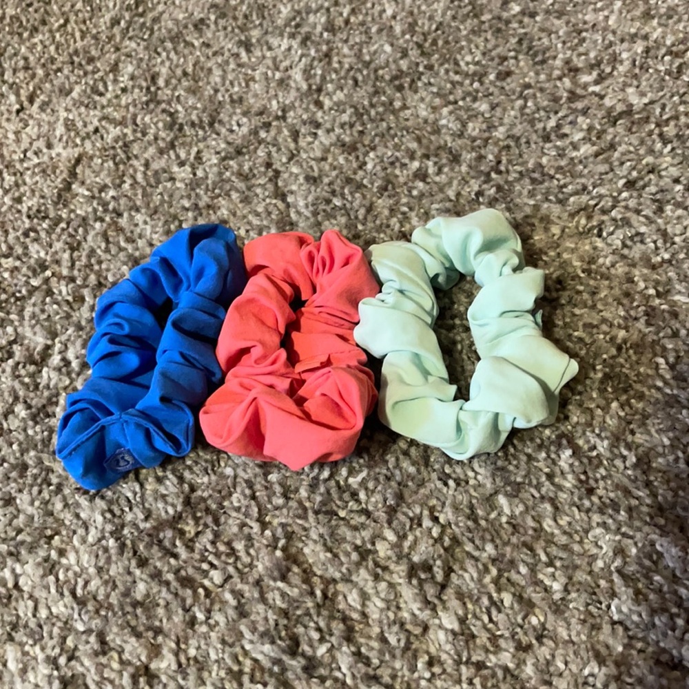 lululemon scrunchies